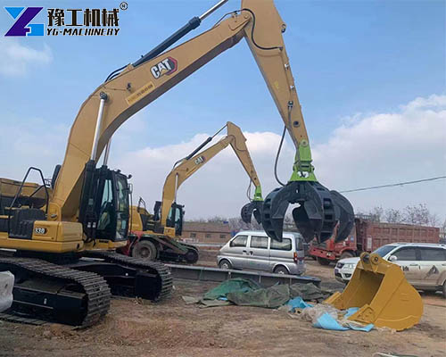 mini excavator with claw